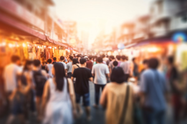 營(yíng)銷(xiāo)策略制定：依據(jù)市場(chǎng)情況，提升銷(xiāo)售業(yè)績(jī)