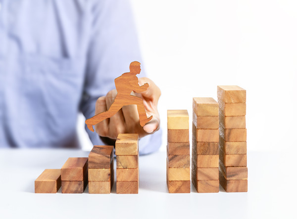 企業(yè)戰(zhàn)略規(guī)劃的步驟是什么？如何落地實施？