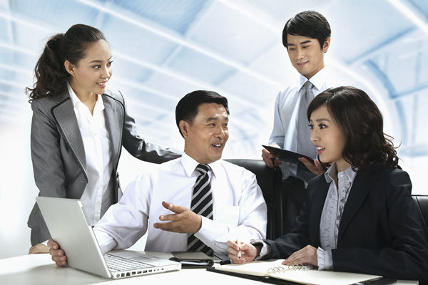 薪酬體系設(shè)計(jì)：根據(jù)企業(yè)戰(zhàn)略，設(shè)計(jì)科學(xué)體系