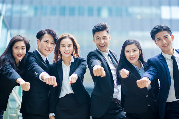 協(xié)同效應(yīng)：強化內(nèi)部溝通，打造高效協(xié)作團(tuán)隊