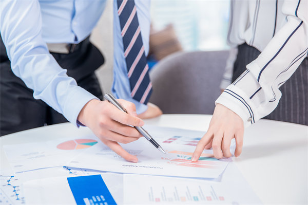 薪酬管理與員工績效評估聯(lián)動，實(shí)現(xiàn)企業(yè)員工共同成長