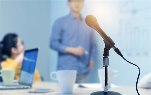 企業(yè)文化如何深度融合HR管理，增強(qiáng)團(tuán)隊(duì)凝聚力？