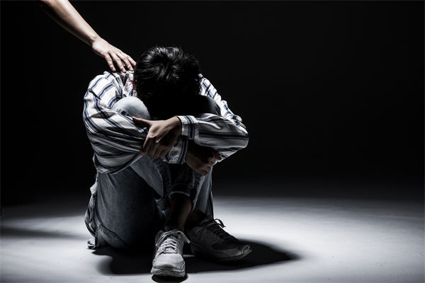 女子漏接電話被市監(jiān)所工作人員辱罵，人力資源管理有何感悟？