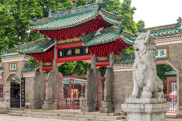 佛山戰(zhàn)略咨詢公司如何為企業(yè)定制長遠戰(zhàn)略規(guī)劃？