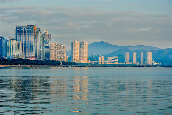 珠海戰(zhàn)略咨詢公司如何幫助企業(yè)制定長遠發(fā)展規(guī)劃？