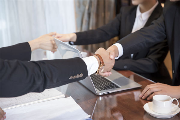 如何通過績效咨詢提升企業(yè)的整體運營效率？
