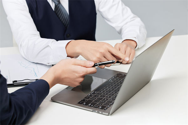 如何通過績效咨詢提升企業(yè)的整體運營效率？
