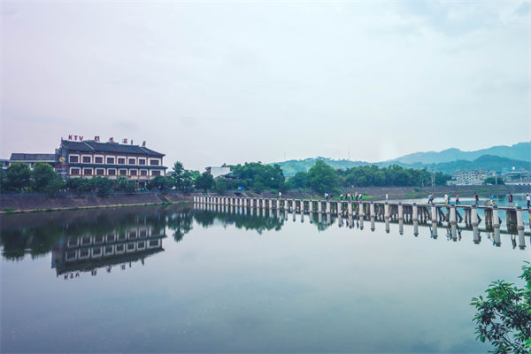 溫州戰(zhàn)略咨詢公司如何助力企業(yè)精準(zhǔn)定位市場？