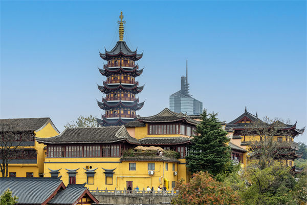 南京戰(zhàn)略咨詢公司如何助力企業(yè)實現(xiàn)長遠(yuǎn)發(fā)展？