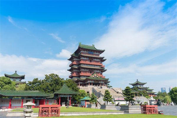 企業(yè)如何借助南昌戰(zhàn)略咨詢公司把握市場機遇與趨勢？