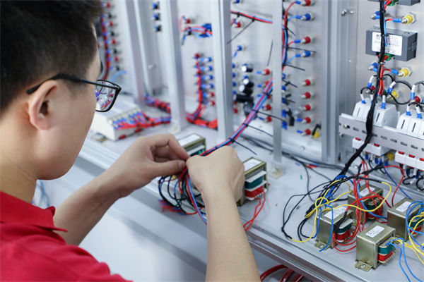 哪些行業(yè)人才火爆就業(yè)市場(chǎng)？人力資源管理有何啟發(fā)？