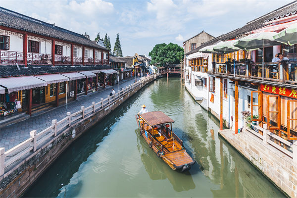 以文化賦能經(jīng)濟(jì)社會(huì)發(fā)展，企業(yè)營銷管理對(duì)此有何啟發(fā)？