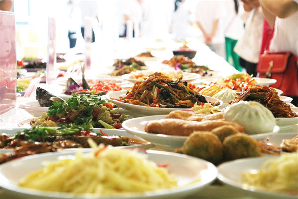 品牌營(yíng)銷(xiāo)分析：第一批開(kāi)零食店的人，賺夠千萬(wàn)離場(chǎng)了