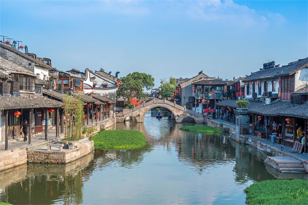 戰(zhàn)略規(guī)劃分析：村民不滿古鎮(zhèn)收門票，指引游客逃票
