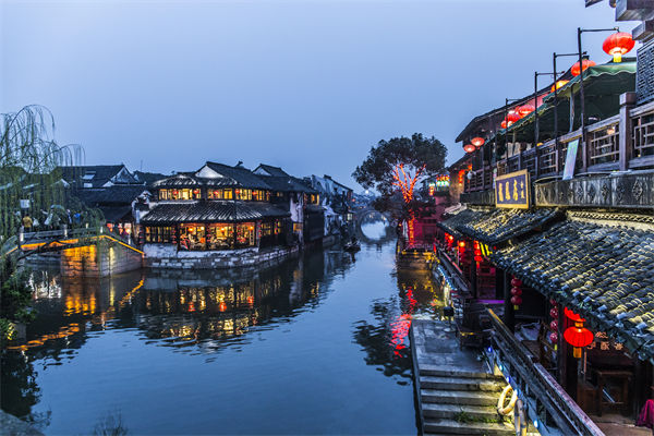 戰(zhàn)略規(guī)劃分析：村民不滿古鎮(zhèn)收門票，指引游客逃票
